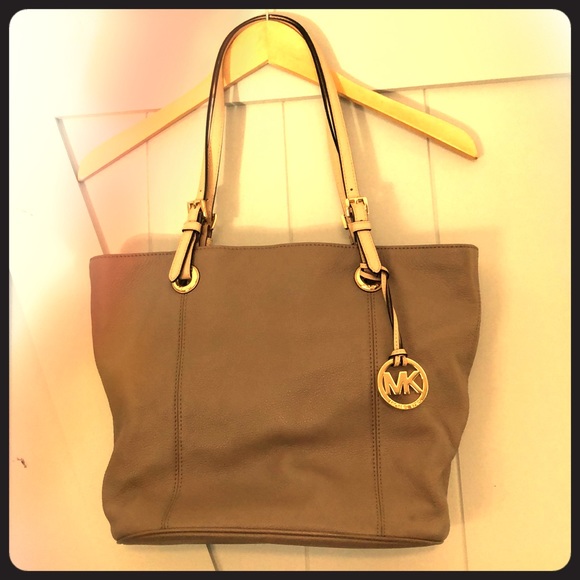 Michael Kors Handbags - Mauve Michael Kors Purse